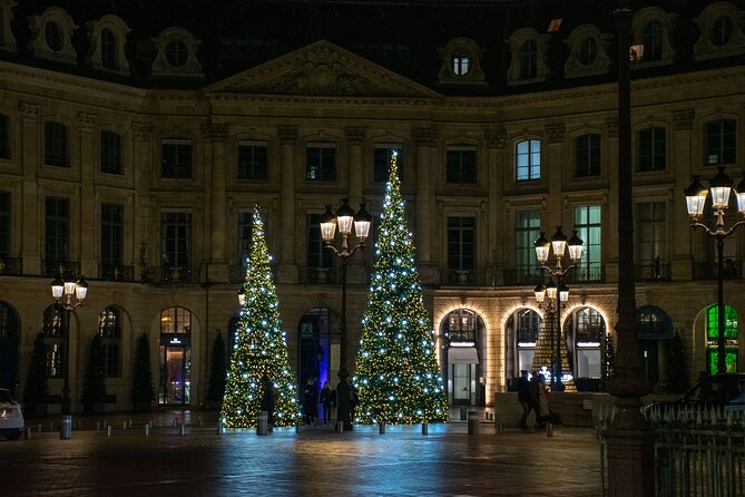 Paris Christmas Lights Small Group Walking Tour with Local Guide - A Quiet Pause at Palais-Royal