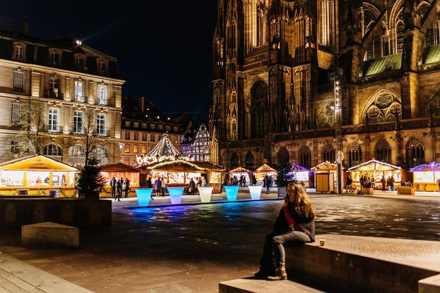 Paris: Christmas Market Guided at Notre Dame & Food Tasting - Why this short Notre Dame tour works