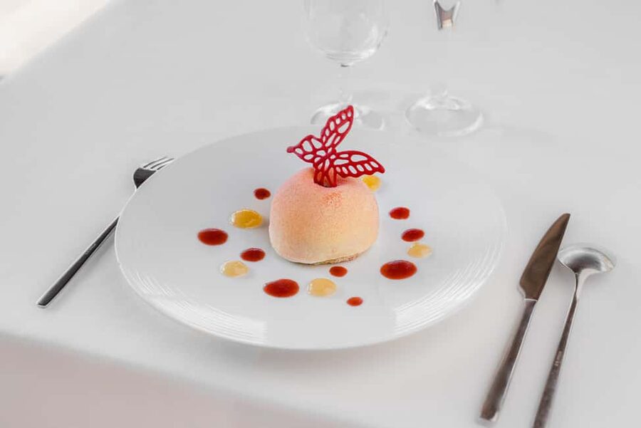 Paris : Christmas Special Lunch Cruise on the Seine River - Is $147 a fair price?