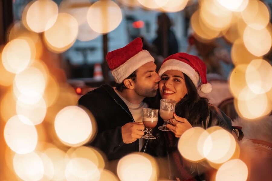 Paris: Private Christmas Photoshoot with Props - What the Santa Package Adds