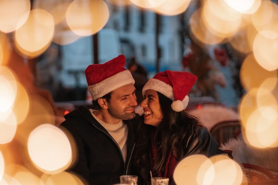 Paris: Private Christmas Photoshoot with Props - Posing Help for Natural Eiffel Tower Photos