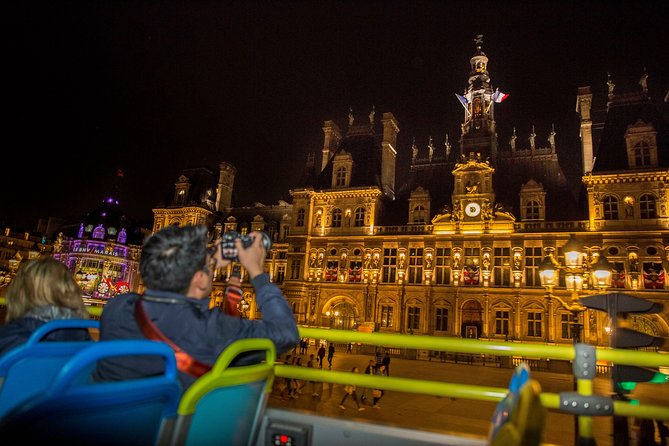 Paris Tootbus Festive Christmas Lights Tour - The English audio and Christmas music