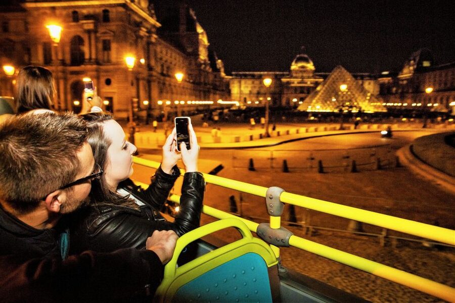 Paris: Tootbus Open-Top Christmas Bus Tour - Starting at 23 Boulevard des Capucines