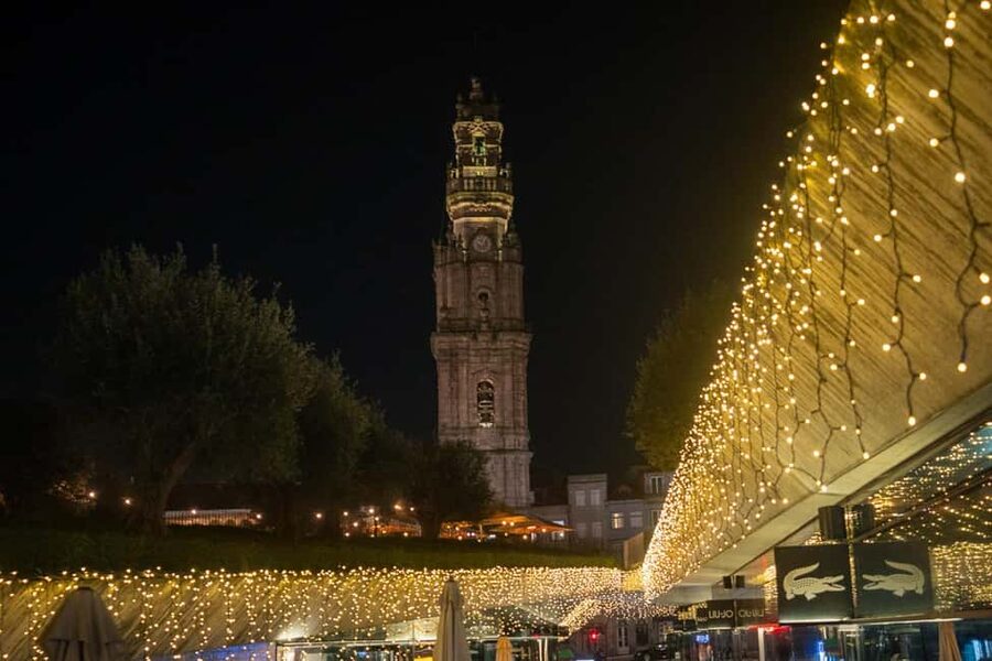 Porto: Christmas Lights Flexible Walking Tour - Starting at São Bento Railway Station