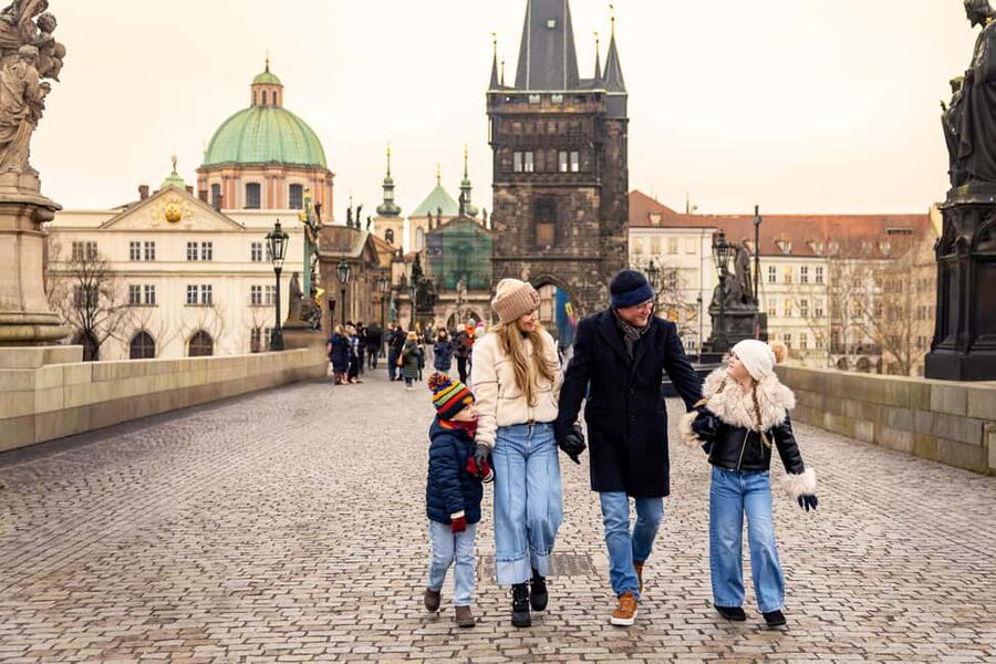 Prague: Christmas/Easter Markets Tour with Photoshoot - What the 150-minute schedule feels like