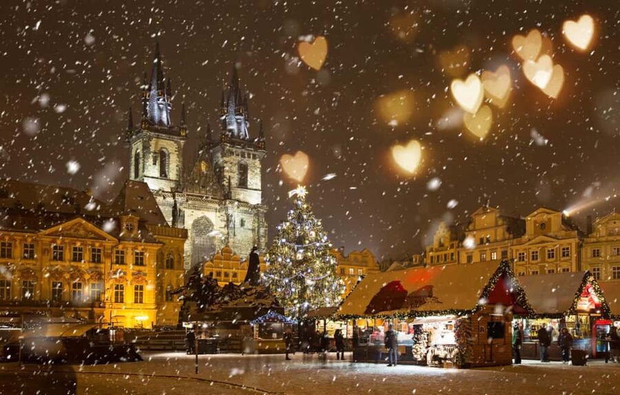Prague: Private Christmas Markets and Landmarks Tour - John Lennon Wall and Lovers Bridge