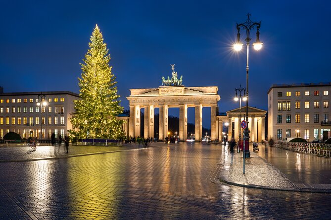 Private Berlin Christmas Walk with Räuchermännchen Magic - Pariser Platz Explains Berlin’s Ceremonial Center