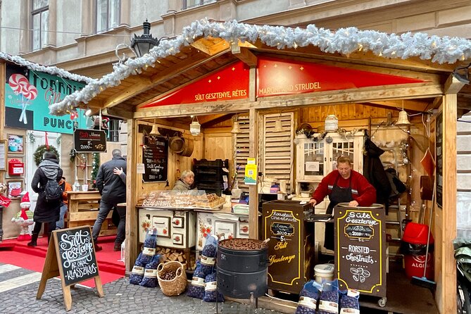 Private Budapest Christmas Market Tour with Chimney Cake & Mulled Wine - What the private format really gives you