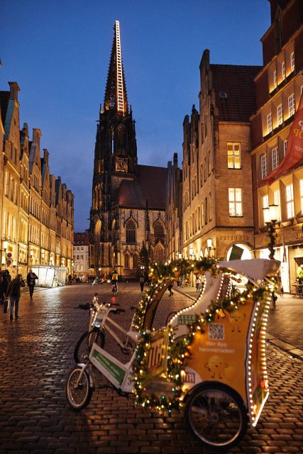Private Christmas Tour in Münster including Glühwein - Meeting at Münster’s City Hall
