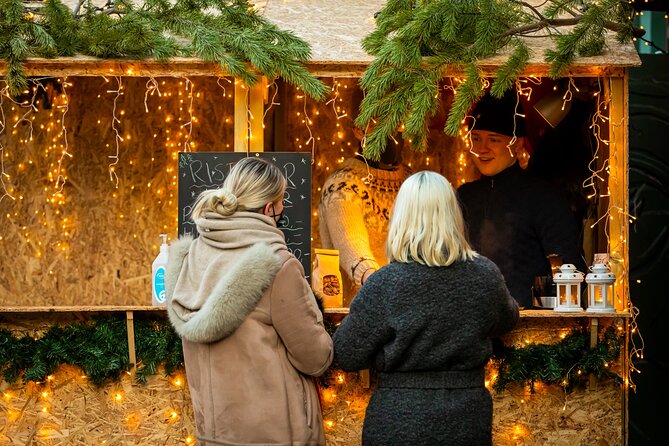 Private Reykjavik Christmas Food Tour - Meeting your guide at Ingólfstorg