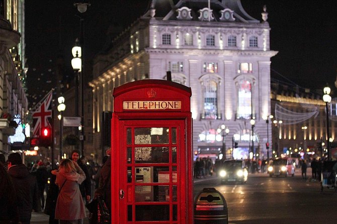 Private Tour: Experience the Christmas Magic in London - Seven Dials brings seven decorated streets together
