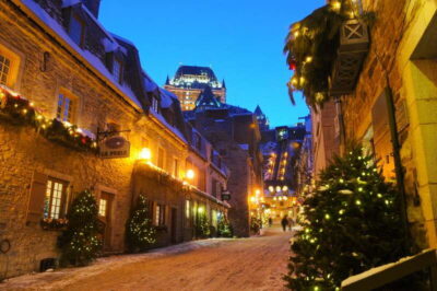 Quebec City: Christmas Magic Walking Tour in Old Quebec