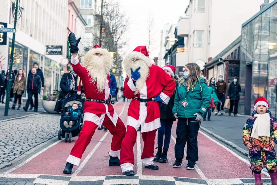 Reykjavik: Christmas Food Tour with Tastings and Drinks - What the $173 price really covers