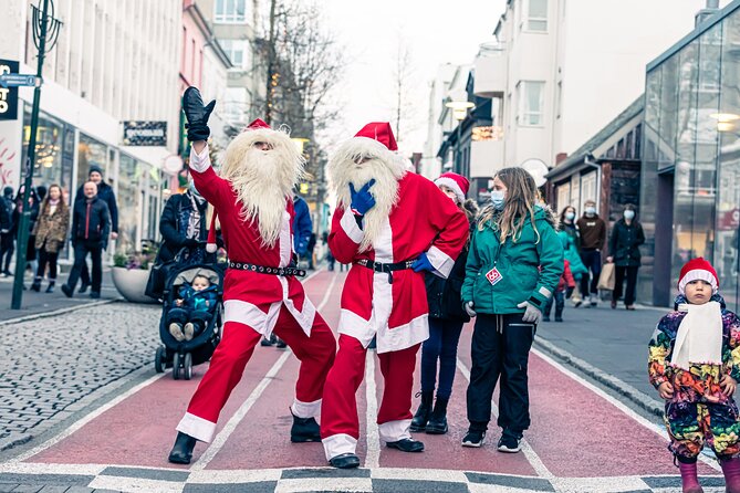 Reykjavik Christmas Walking Tour - Books, Christmas reading, and Penninn Eymundsson