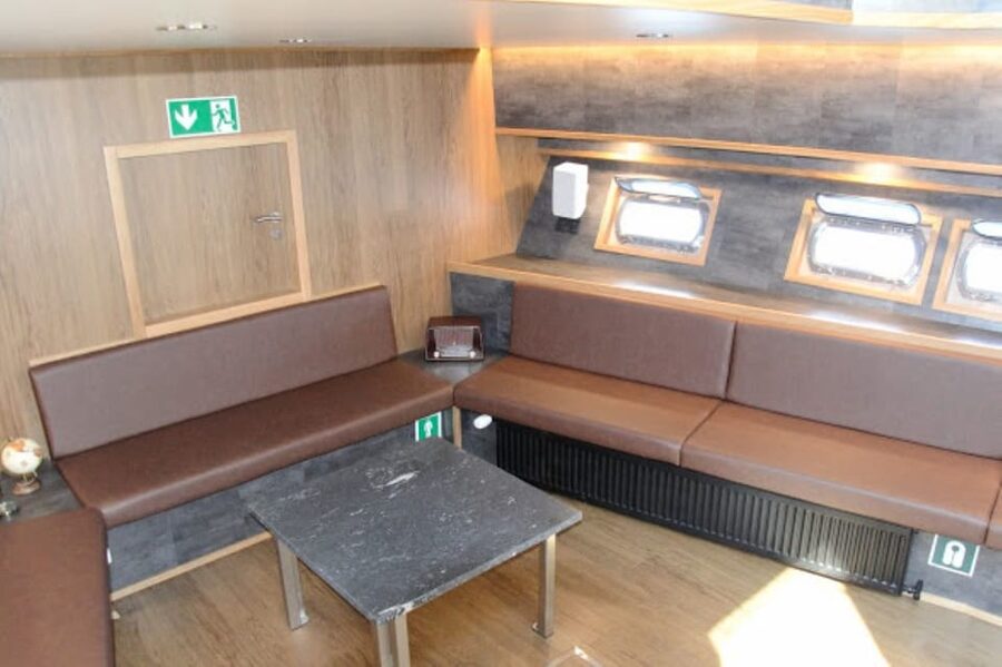 Reykjavík: New Year's Eve Northern Lights Yacht Cruise - Champagne at midnight