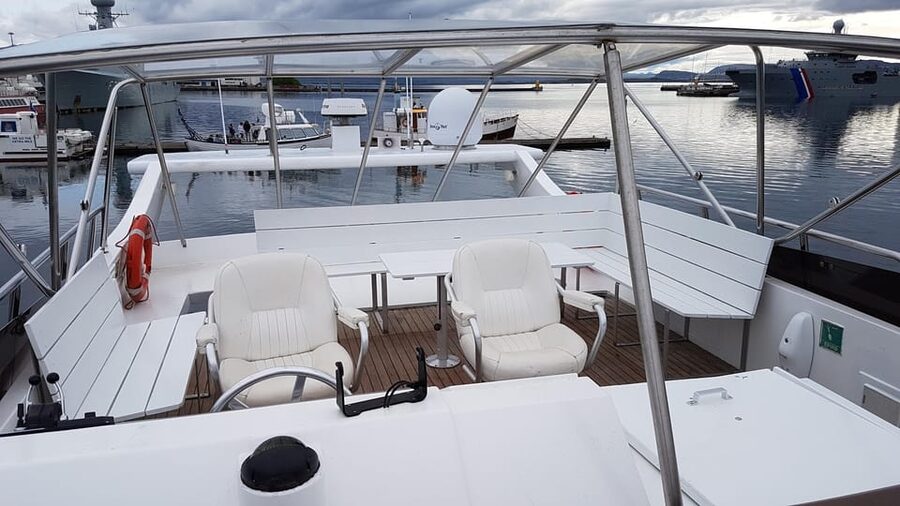 Reykjavík: New Year's Eve Northern Lights Yacht Cruise - Comfort, seasickness, and winter clothing