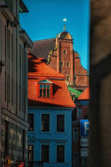 Riga: Old Town Legends & Christmas Spirit Walking Tour - What the 90-minute schedule means for you