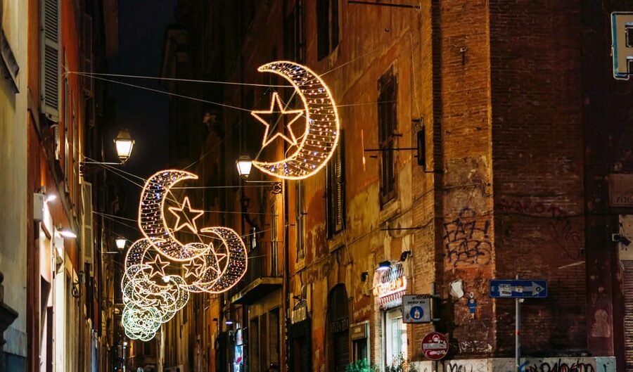 Rome: Christmas Lights Walking Tour - Via dei Coronari and the Walk Toward the River