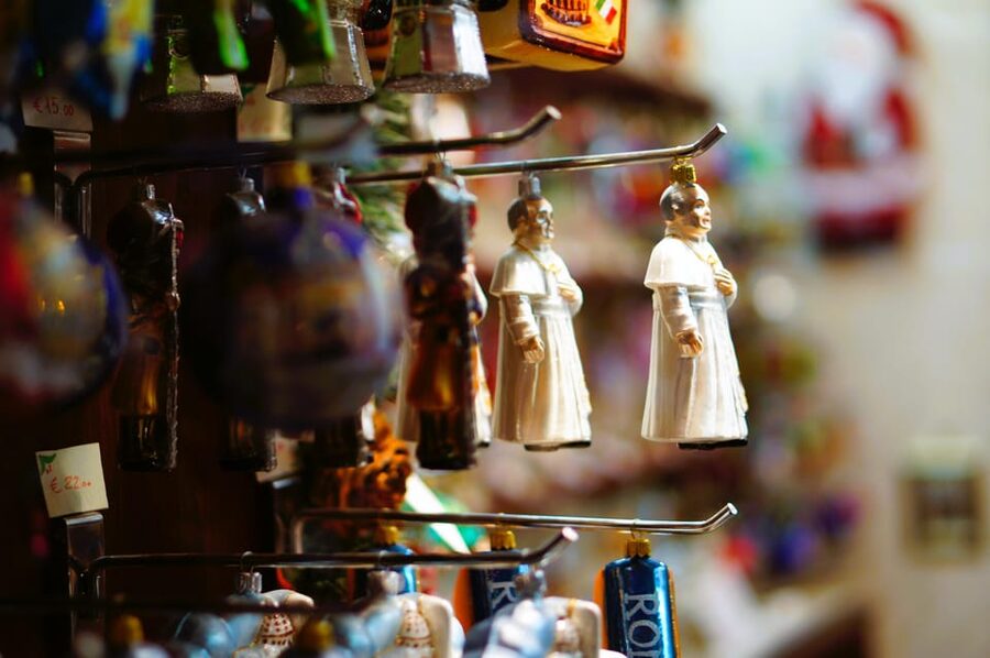 Rome: Christmas Lights Walking Tour - What the Small Group Adds