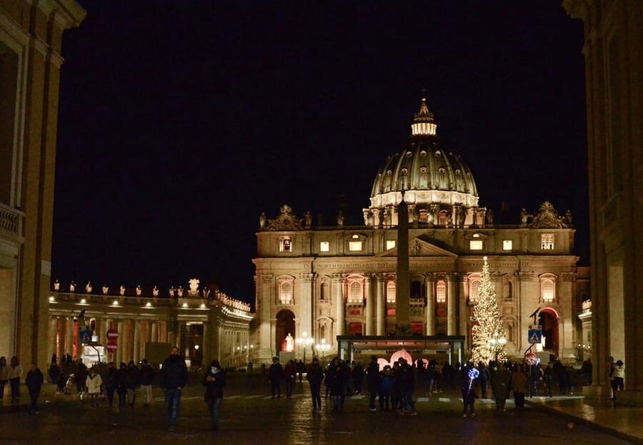 Rome: Christmas Lights Walking Tour - Spanish Steps and Piazza di Spagna