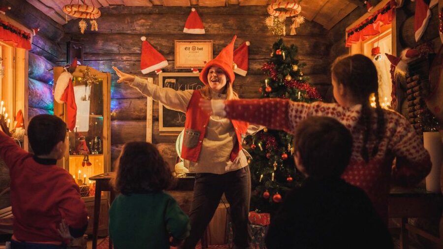 Rovaniemi: Elf Hat Academy in Santa's Village - Meeting the elves and learning their secret language