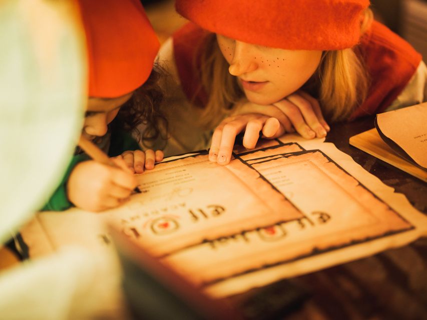 Rovaniemi: Elf Hat Academy in Santa's Village - How to fit it into a Santa Claus Village day