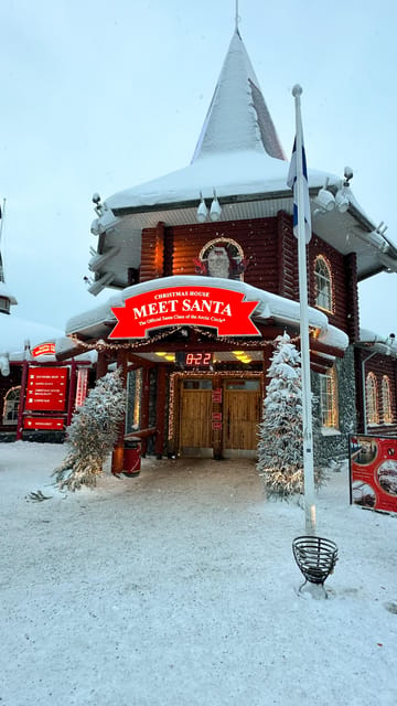 Rovaniemi: Guided Tour of Santa Claus Village - Getting your bearings at Santa Claus Village