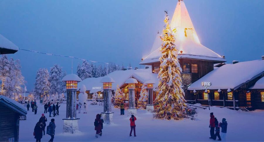 Rovaniemi: Reindeer & Husky Ride with Santa Claus Village - Meeting the Alaskan huskies