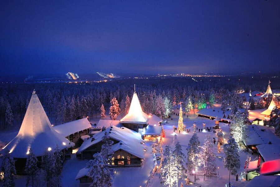 Rovaniemi: Reindeer & Husky Ride with Santa Claus Village - Staying warm in Rovaniemi