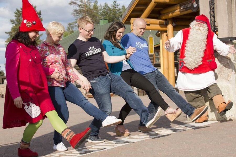 Rovaniemi: Santa Claus Village and Arctic Circle - Buffet lunch in the middle of a cold day