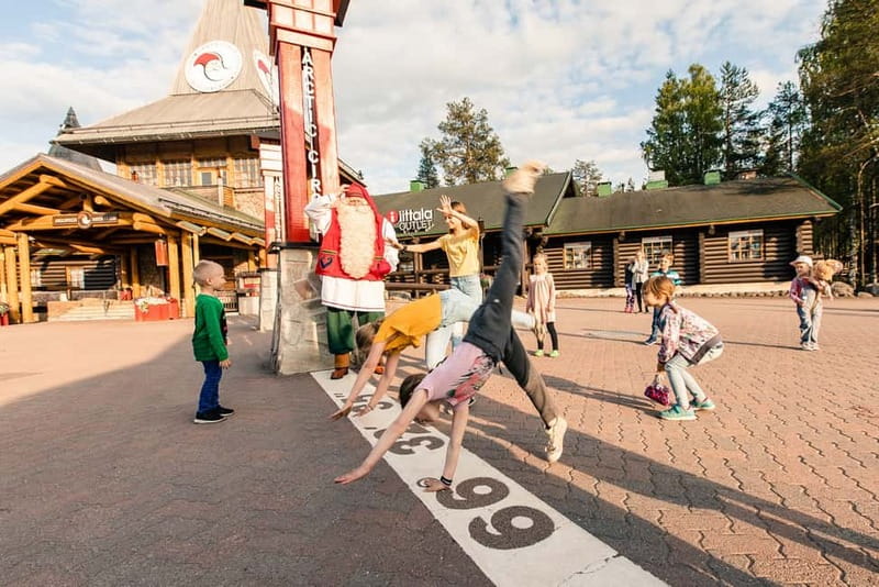 Rovaniemi: Santa Claus Village & Santa Park in One Day - Moving from the village to Santa Park