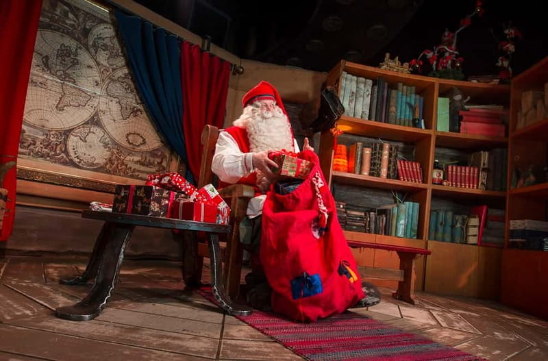 Rovaniemi: Santa Claus Village & Santa Park in One Day - Starting at Santa Claus Village