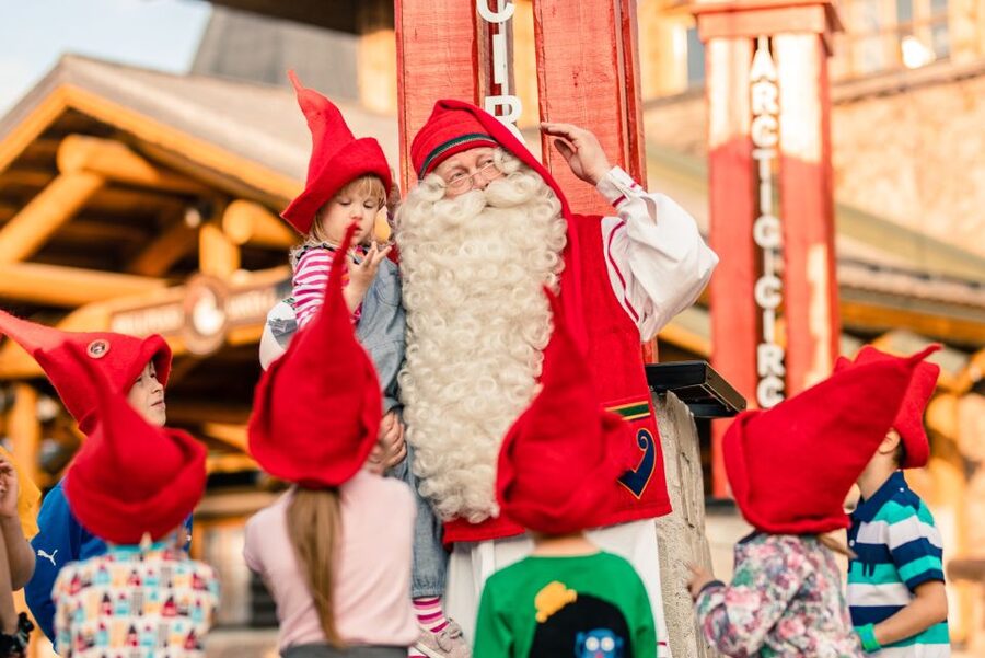 Rovaniemi: Santa Claus Village Visit with Hotel Pickup - Meeting Santa in his official North Pole home