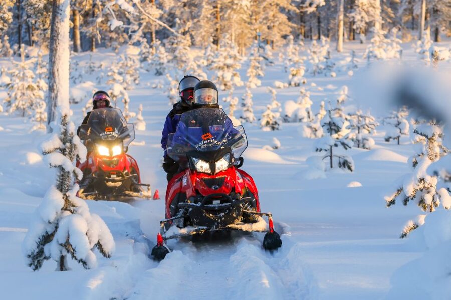 Rovaniemi: Santa’s Village & Snowmobiling to Reindeer Farm - Meeting the reindeer and taking a short sleigh ride
