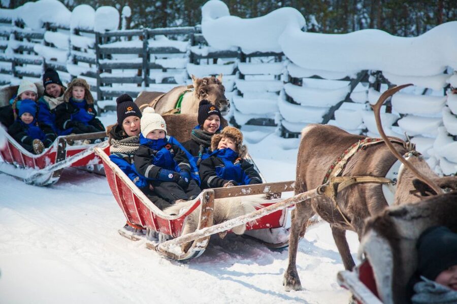 Rovaniemi: Santa’s Village & Snowmobiling to Reindeer Farm - Lunch and a welcome break from the cold