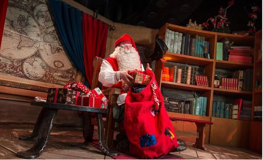 Rovaniemi: Tour to Santa Claus Village with Hotel pick up - Who will enjoy this tour most?