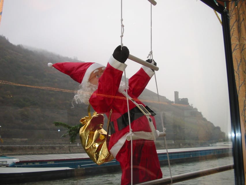 Rüdesheim am Rhein: Christmas Boat Cruise on the Rhine - Waffles, coffee, and the onboard restaurant