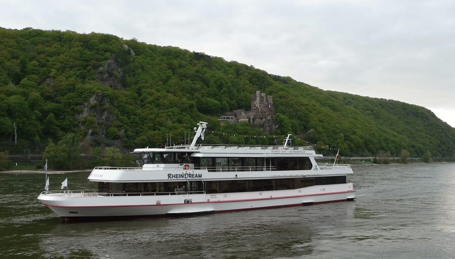 Rüdesheim am Rhein: Christmas Boat Cruise on the Rhine - From Pier No. 12 into the Middle Rhine Valley