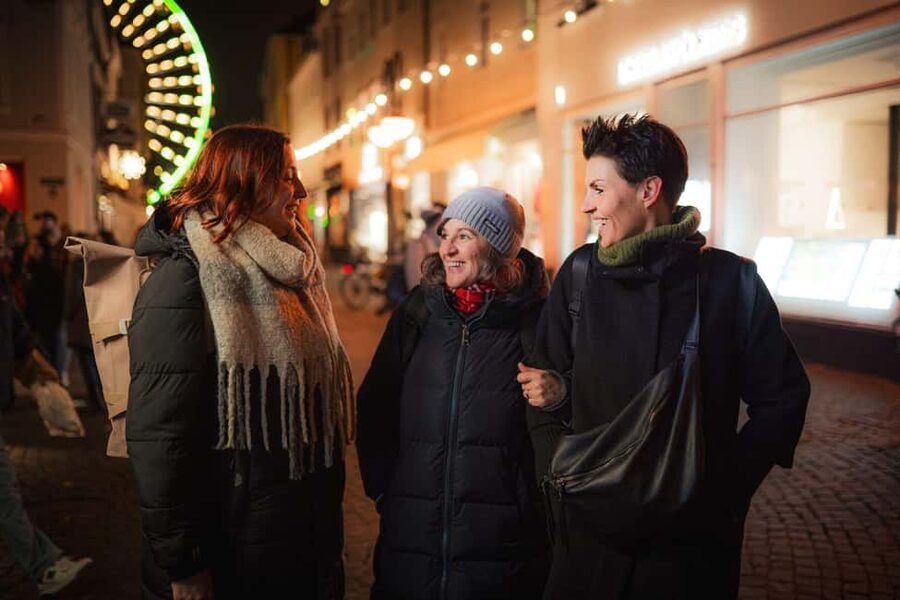 Saarbrücken: Magical Christmas tour through the old town - Following the lights through the old town