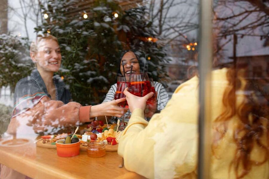 Saarbrücken: Magical Christmas tour through the old town - Arriving at St. Johanner Markt
