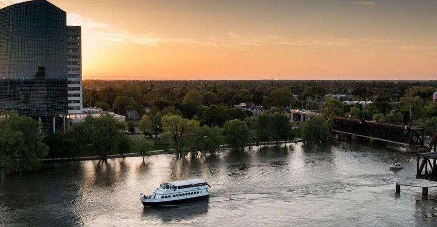 Sacramento: New Year's Eve River Cruise - Key points to know before booking