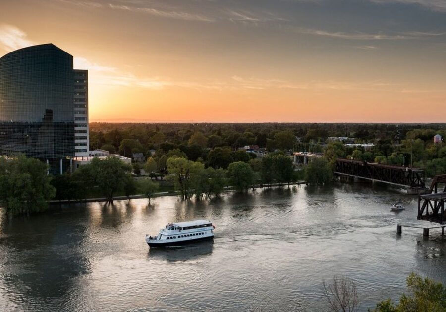 Sacramento: New Year's Eve River Cruise - Arriving at 1207 Front Street