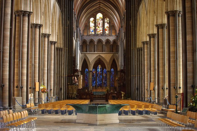 Salisbury, Stonehenge, Bath and Windsor with Christmas Lunch - The coach ride from London