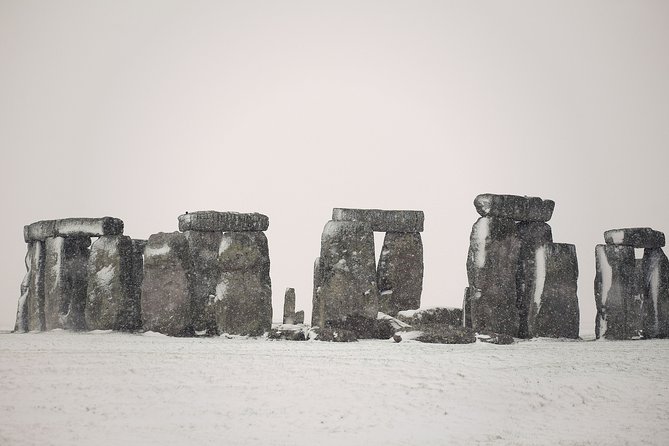 Salisbury, Stonehenge, Bath and Windsor with Christmas Lunch - Christmas lunch in the middle of the day
