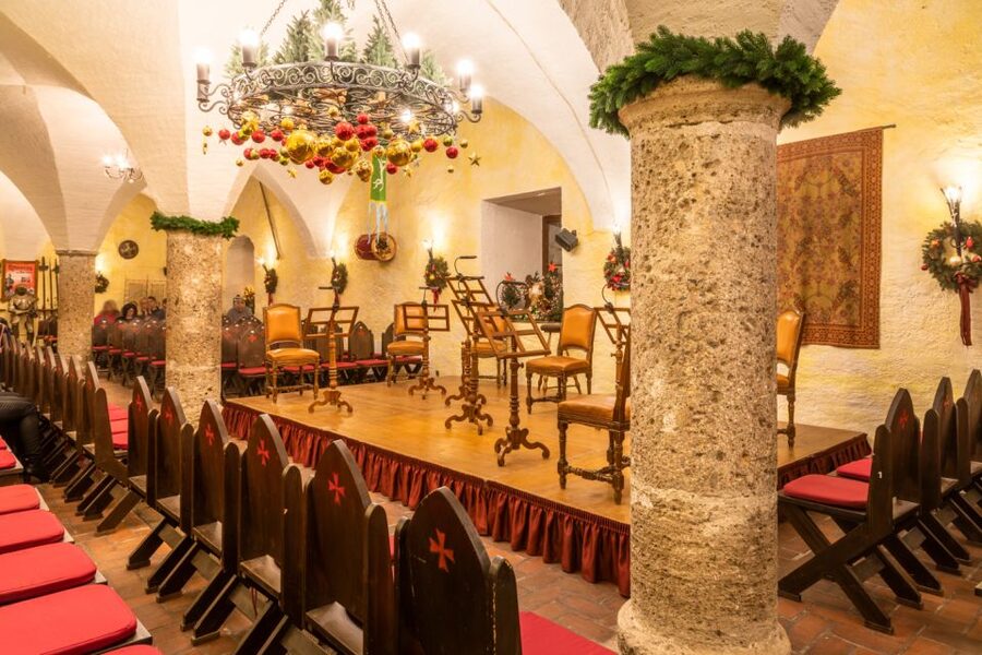 Salzburg: Christmas/Advent Concert & Dinner - Dinner views and service in the fortress restaurant