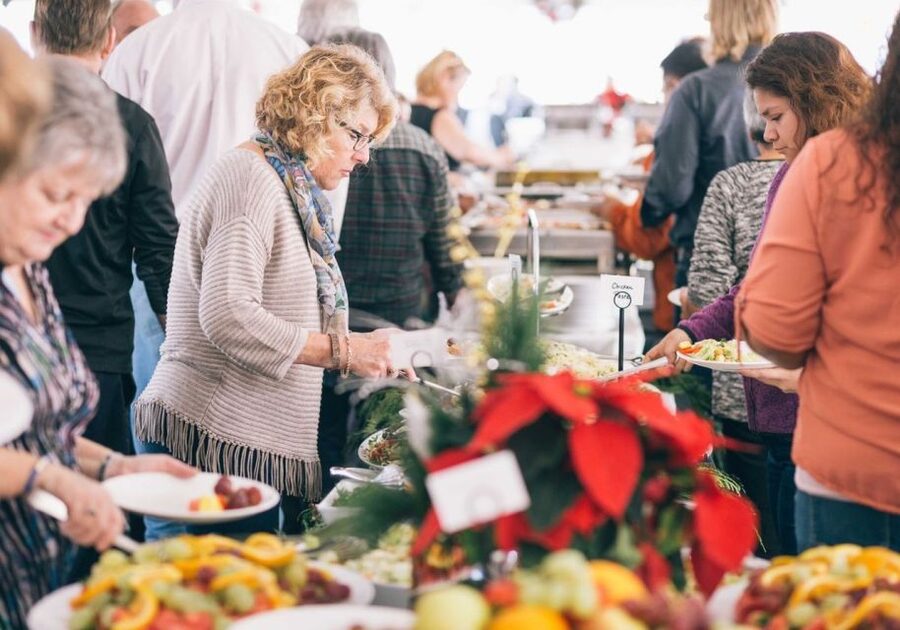 San Diego: Christmas Day Buffet Brunch or Dinner Cruise - What brunch includes, from smoked salmon to tri-tip