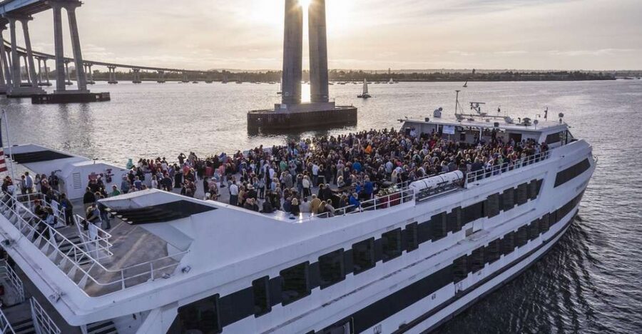 San Diego: Christmas Day Buffet Brunch or Dinner Cruise - Is $95 a fair price?