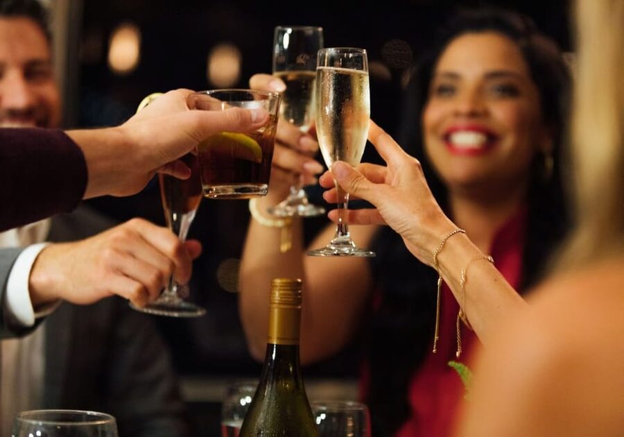 San Diego: New Year's Eve Early Buffet Dinner Cruise - Who will enjoy this San Diego cruise