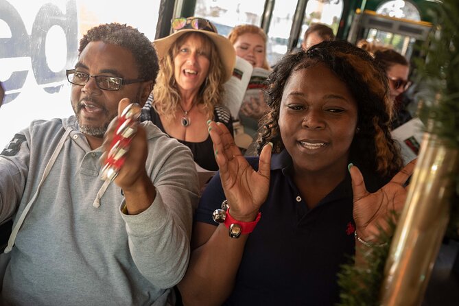 Savannah Holiday Sights and Festive Nights Trolley Tour - The 30-minute American Prohibition Museum stop