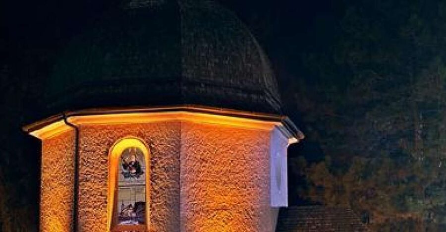 Silent Night Oberndorf Christmas Eve Tour from Salzburg - Starting at Mirabellplatz in Salzburg
